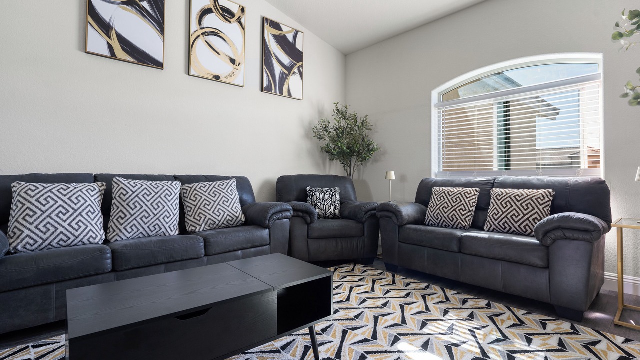 Photo of Livingroom in Ridgecrest