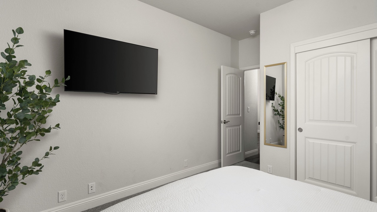 Photo of Bedroom in Ridgecrest