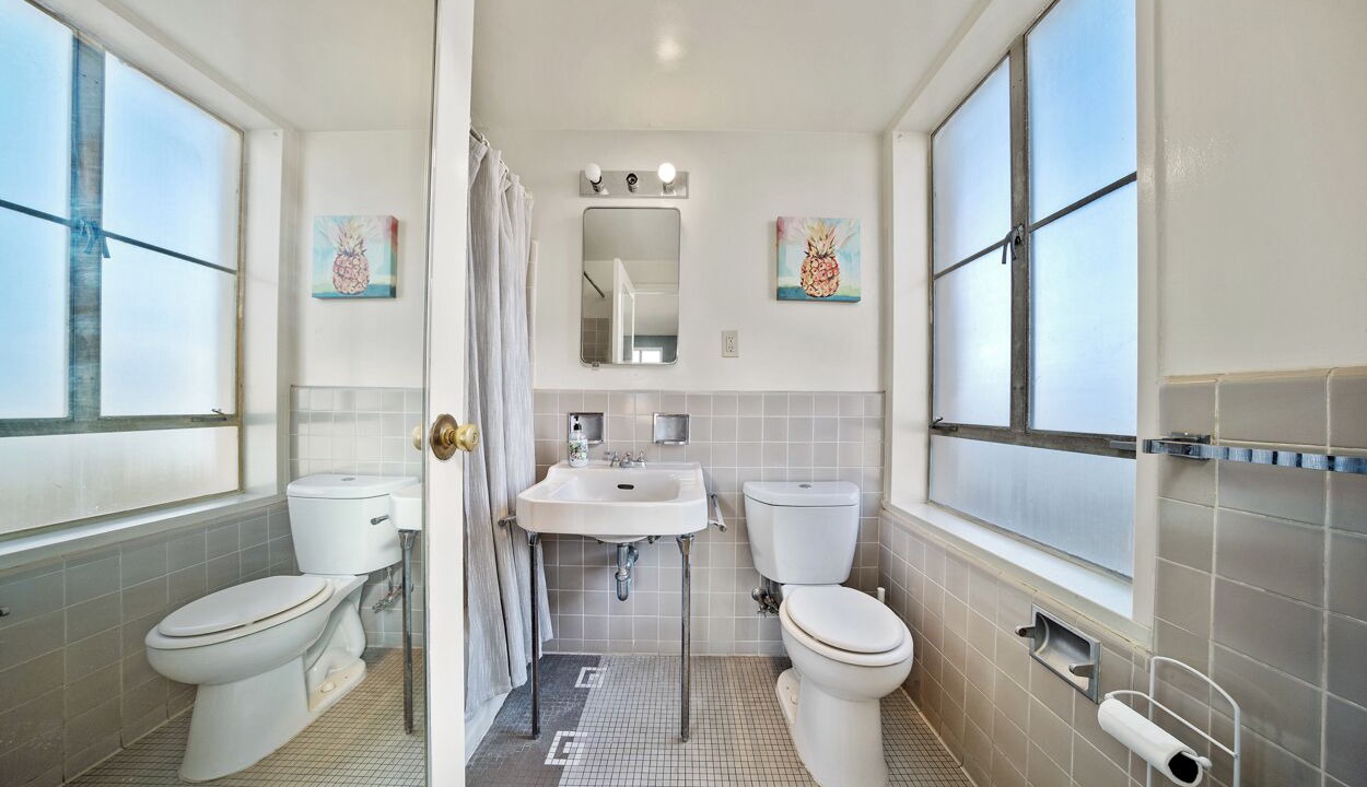 Photo of Bathroom in Commerce
