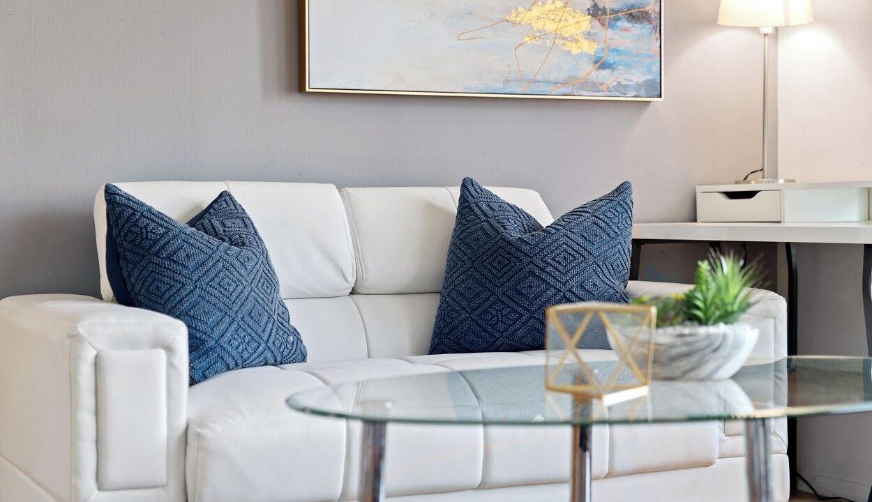 Photo of Livingroom in Commerce