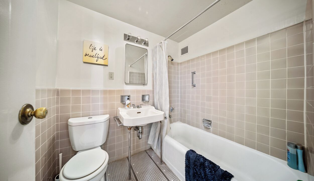 Photo of Bathroom in Commerce