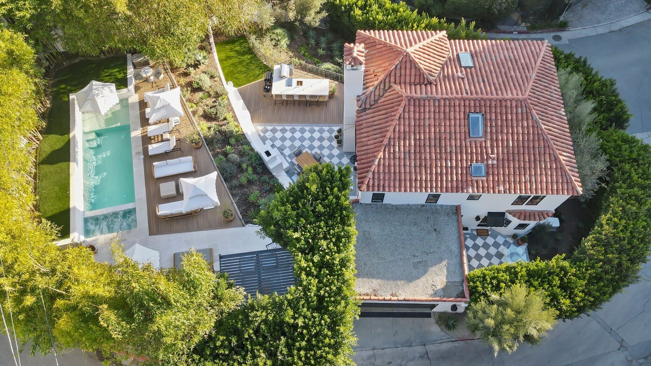 Photo of Others in Hollywood Hills West