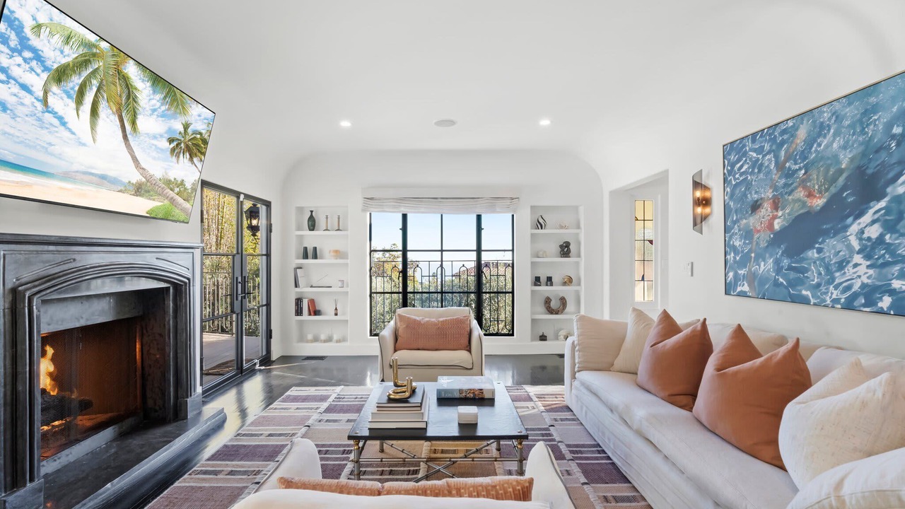 Photo of Others in Hollywood Hills West