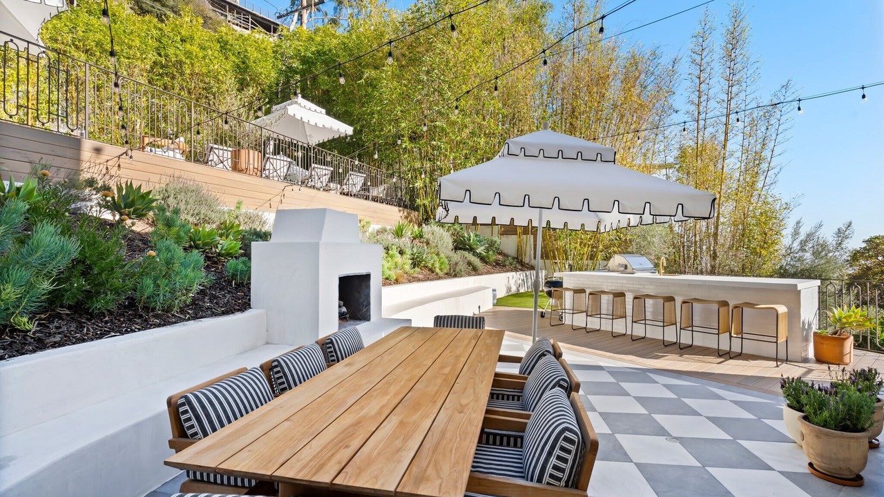 Photo of Others in Hollywood Hills West
