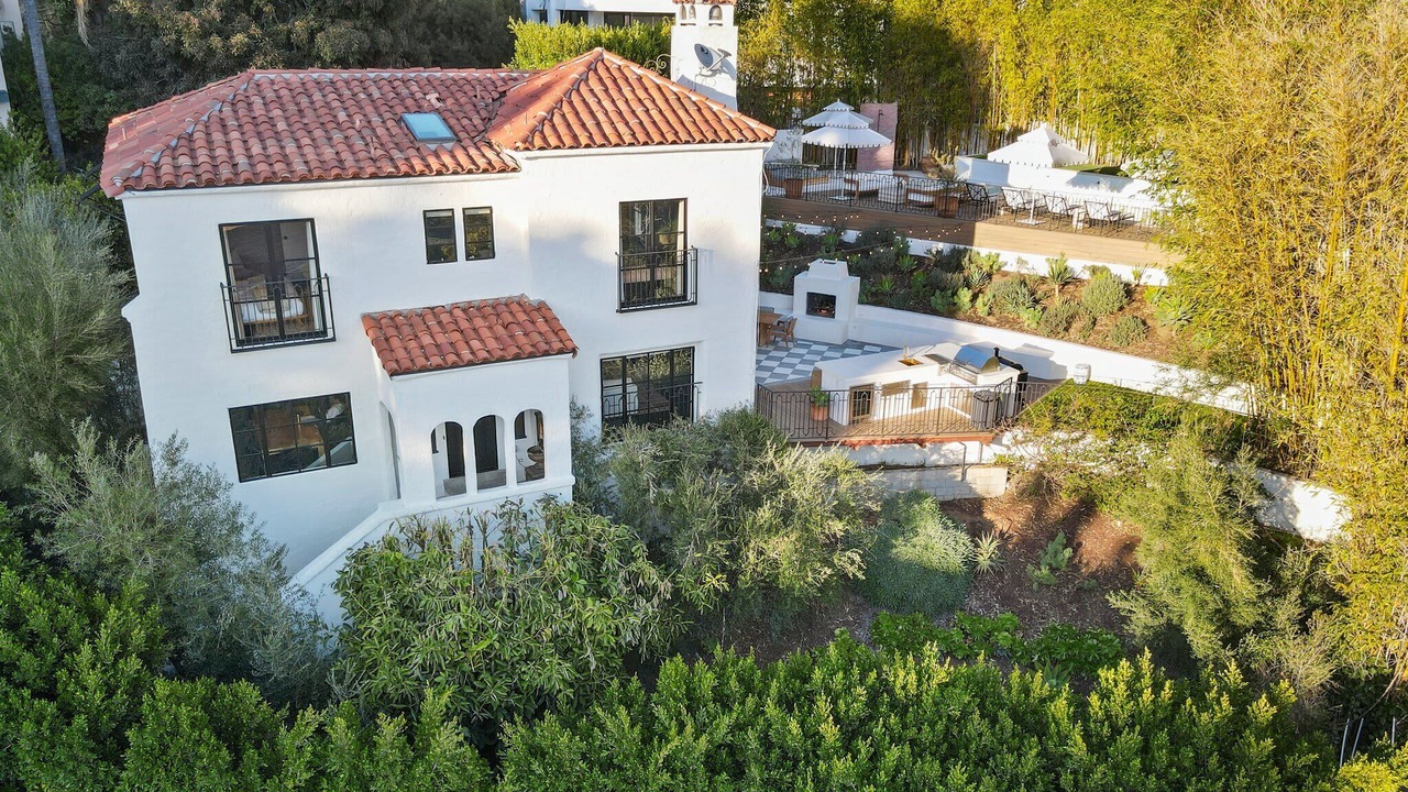 Photo of Others in Hollywood Hills West