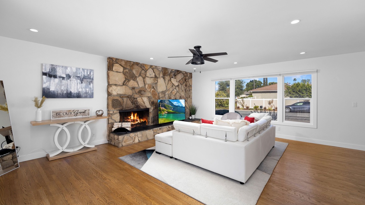 Photo of Livingroom in North Tustin