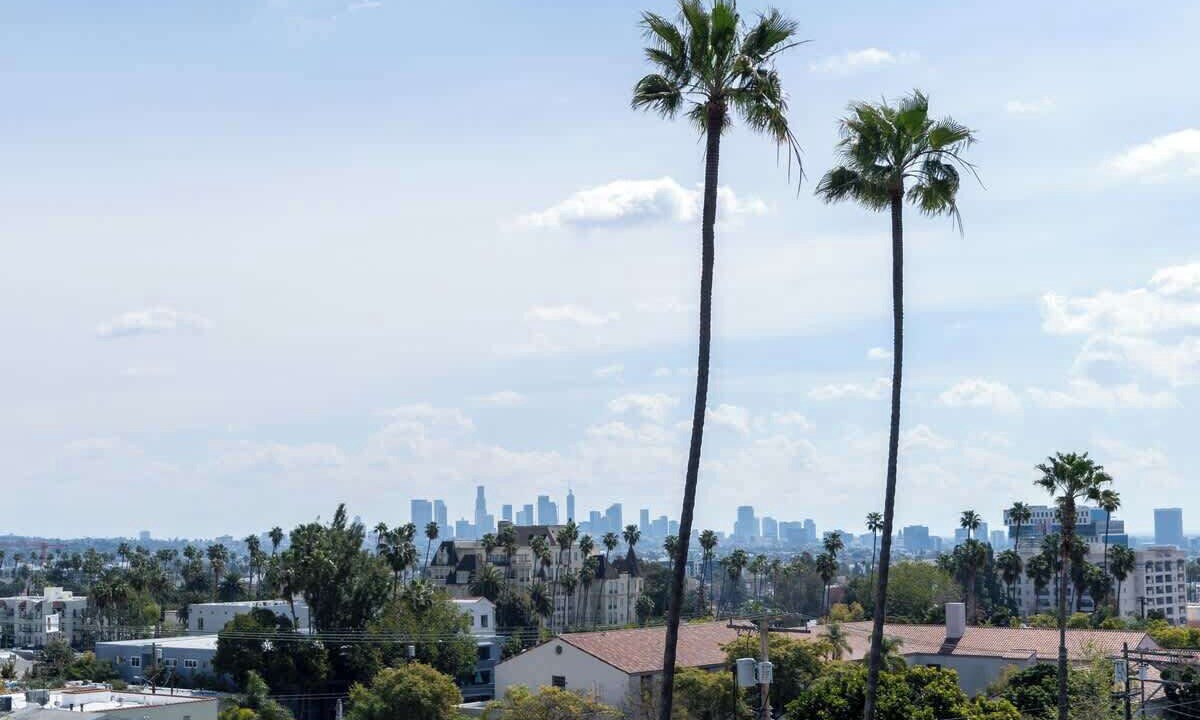 Photo of Others in Beachwood Canyon