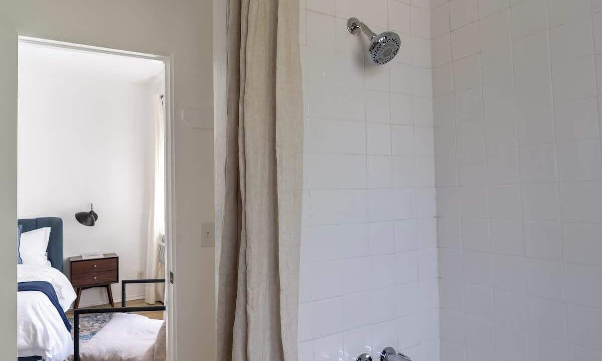 Photo of Bathroom in Beachwood Canyon