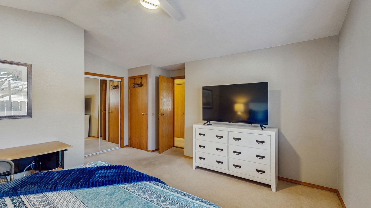 Photo of Bedroom in Pacific