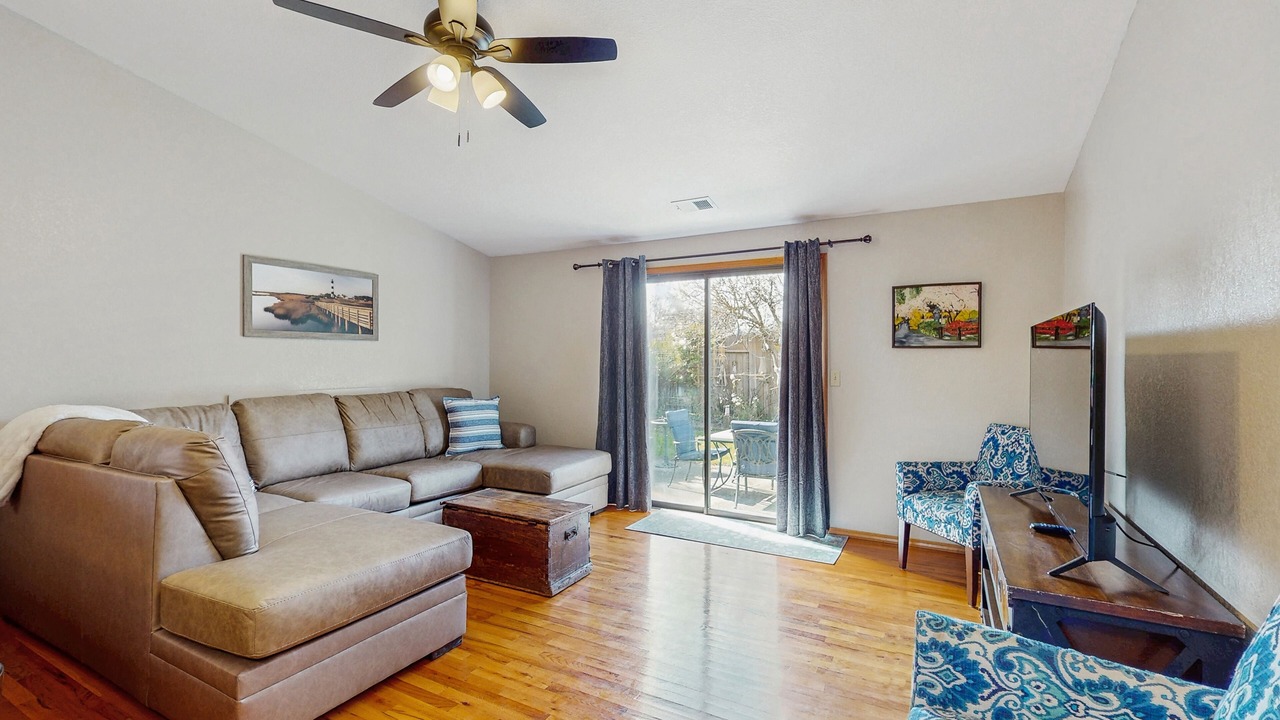 Photo of Livingroom in Pacific