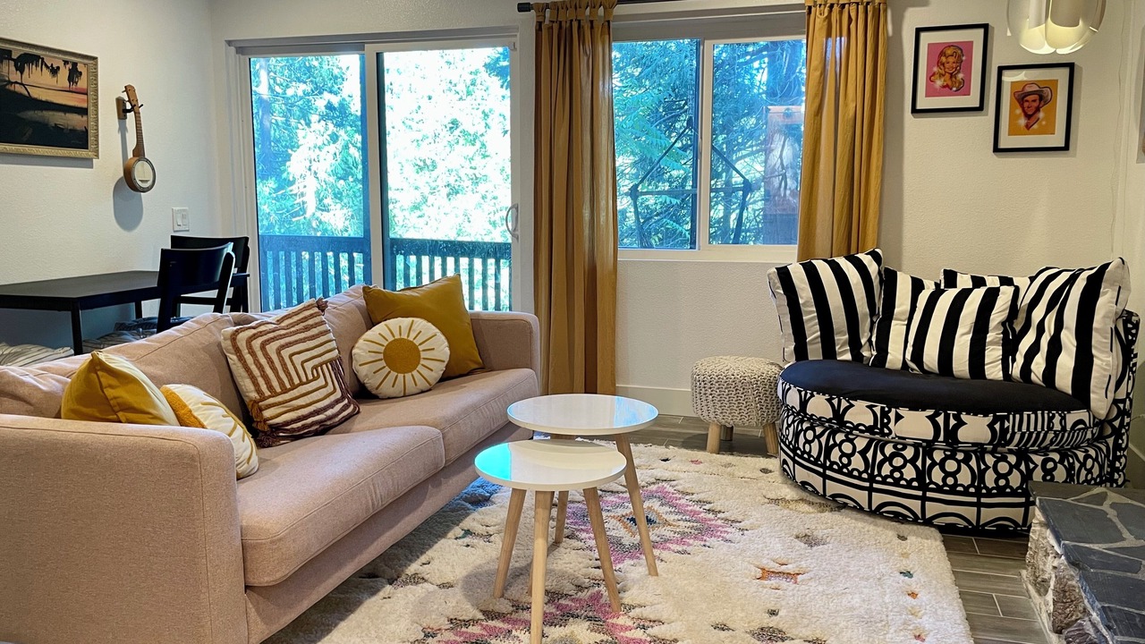 Photo of Livingroom in Crestline