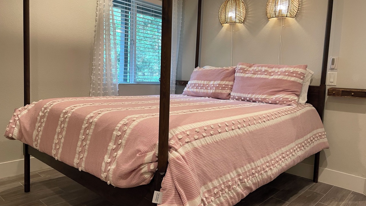 Photo of Bedroom in Crestline