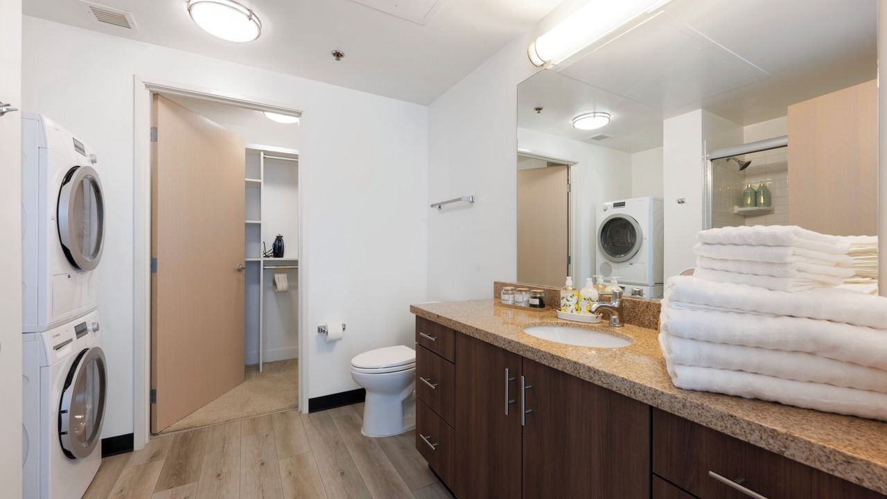 Photo of Bathroom in Carthay Circle