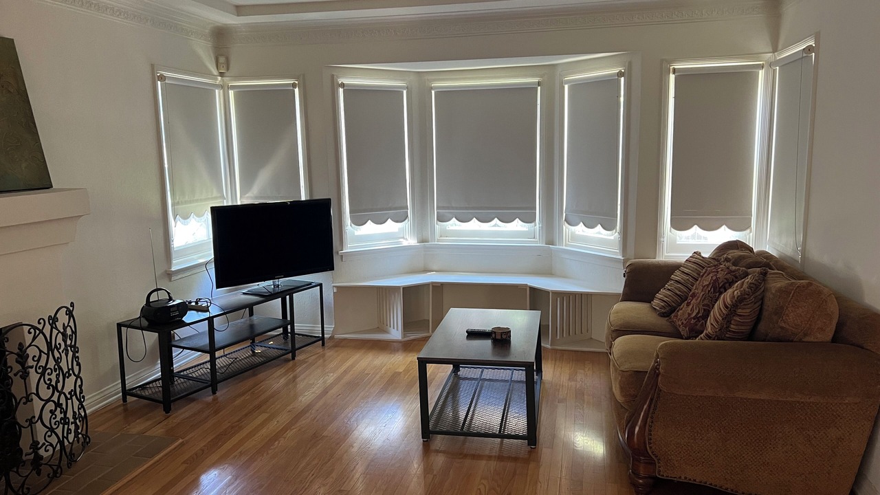 Photo of Livingroom in Sherman Oaks