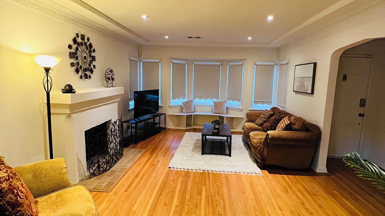 Photo of Livingroom in Sherman Oaks