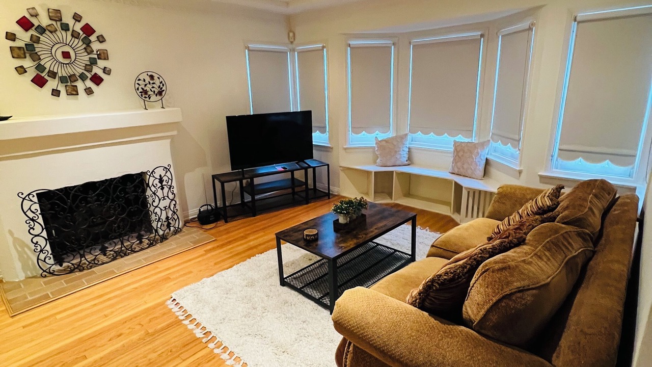 Photo of Livingroom in Sherman Oaks