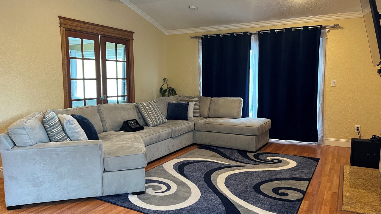 Photo of Livingroom in Pittsburg