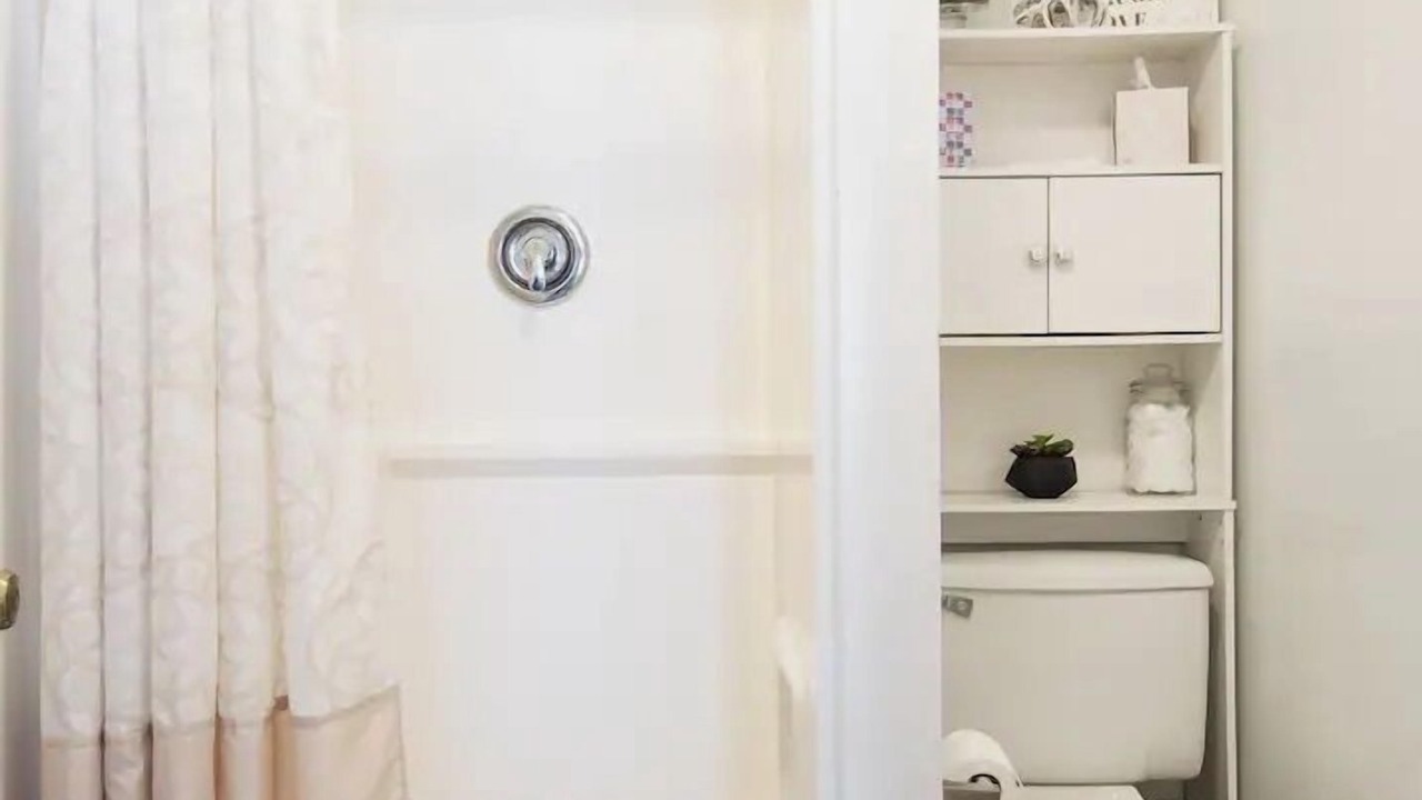 Photo of Bathroom in Lawndale