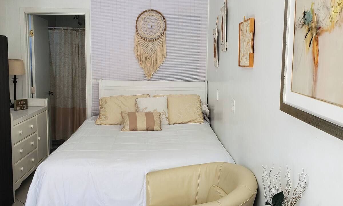 Photo of Bedroom in Lawndale