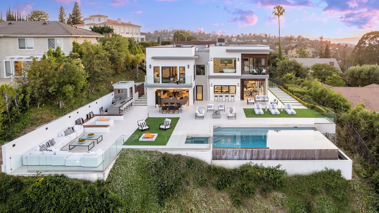 Photo of Outdoor in Tarzana