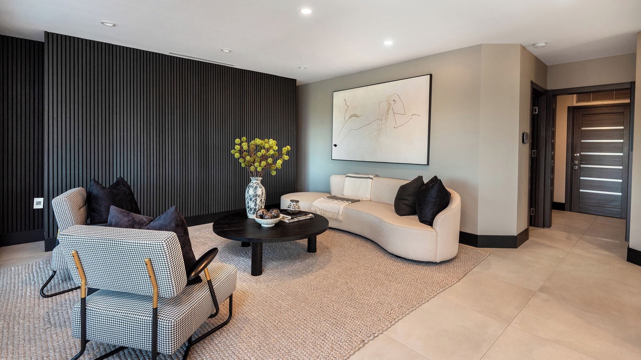 Photo of Livingroom in Tarzana