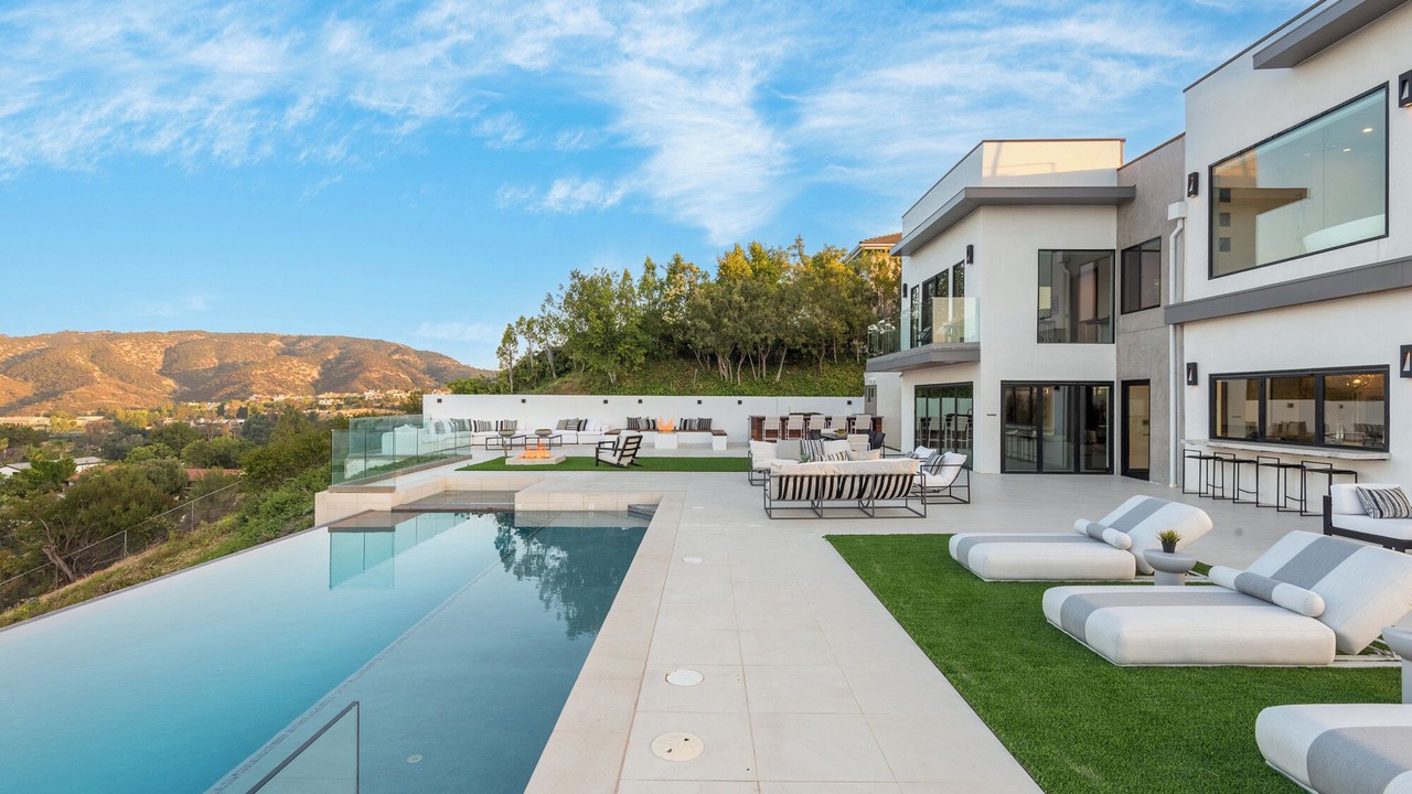 Photo of Outdoor in Tarzana