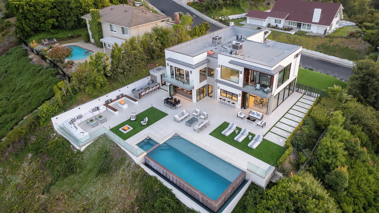 Photo of Outdoor in Tarzana