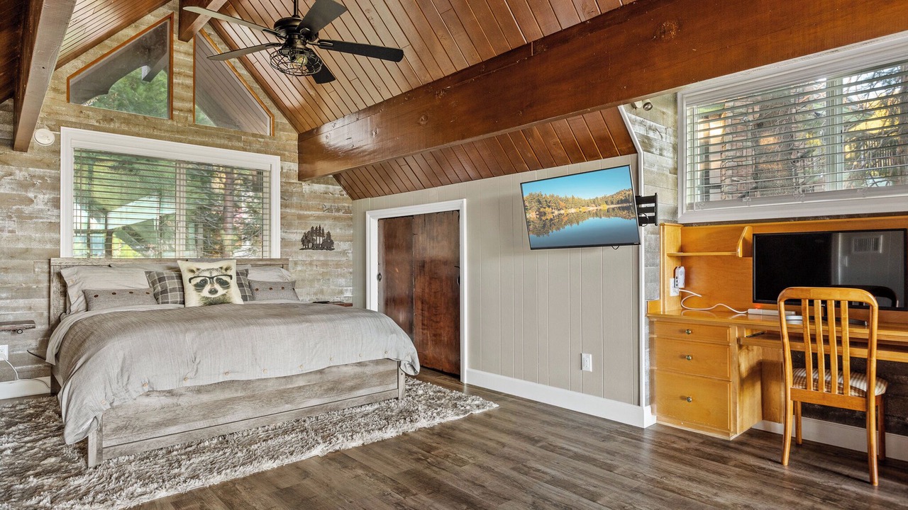 Photo of Bedroom in Crestline