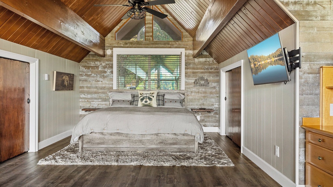 Photo of Bedroom in Crestline