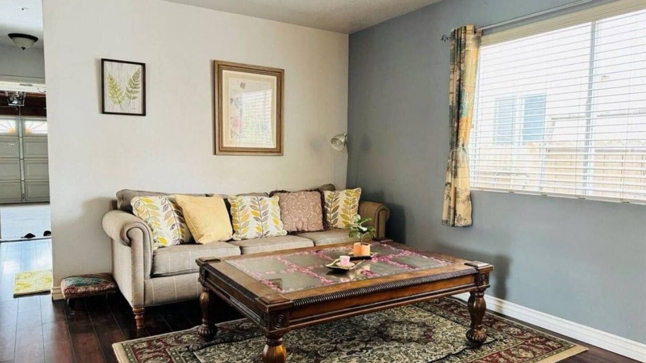 Photo of Livingroom in Rialto