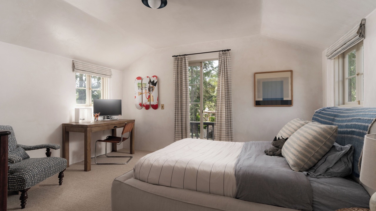 Photo of Bedroom in Hedgerow