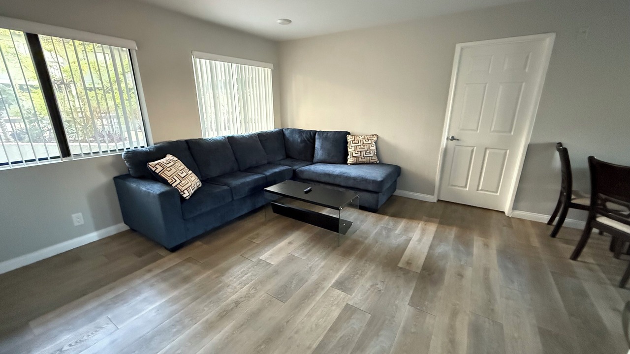 Photo of Livingroom in Burbank