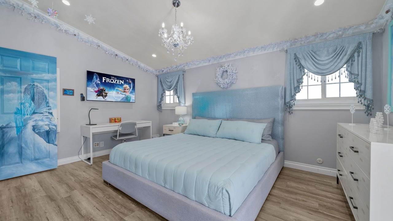Photo of Bedroom in Anaheim Resort