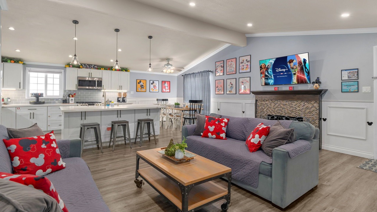 Photo of Livingroom in Anaheim Resort