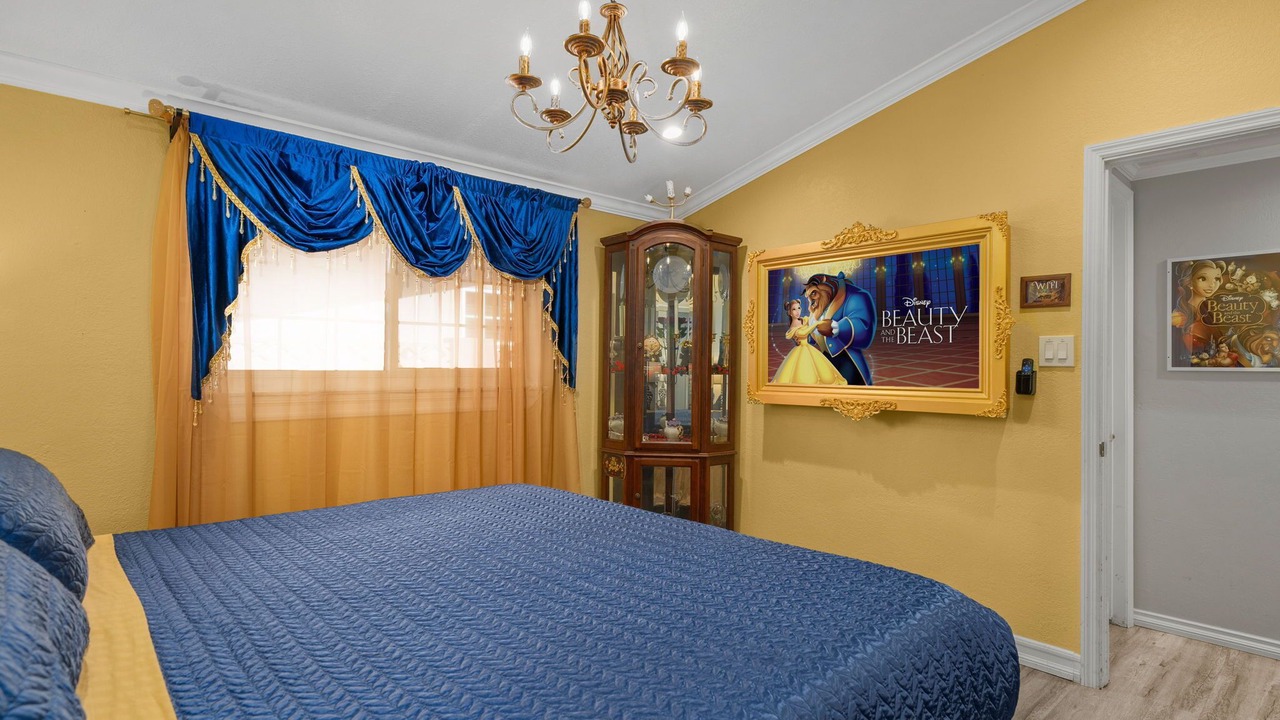 Photo of Bedroom in Anaheim Resort