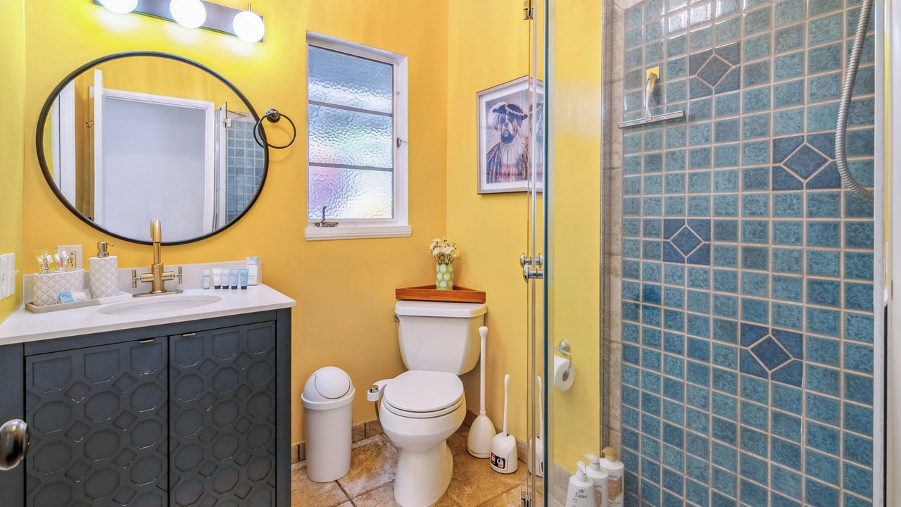 Photo of Bathroom in Hollywoodland