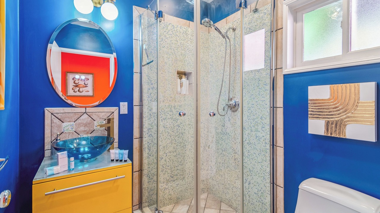 Photo of Bathroom in Hollywoodland