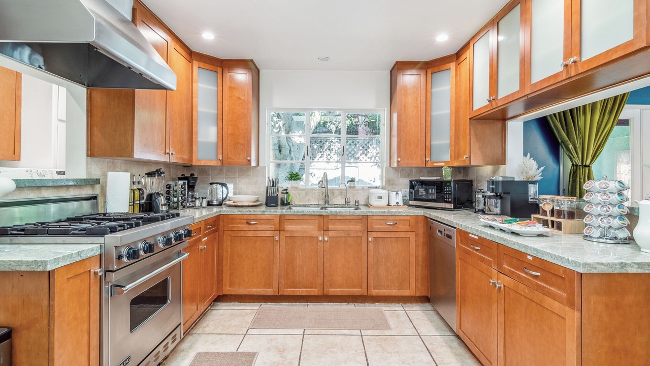 Photo of Kitchen in Hollywoodland