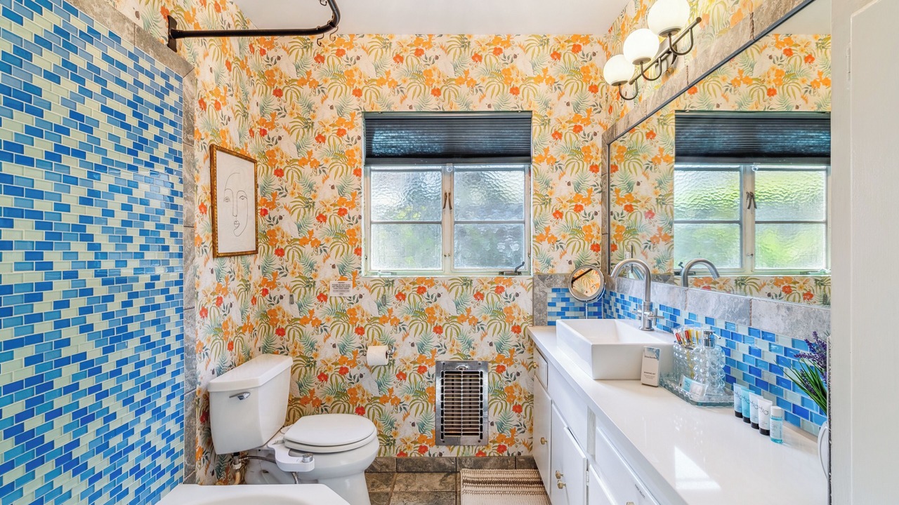Photo of Bathroom in Hollywoodland