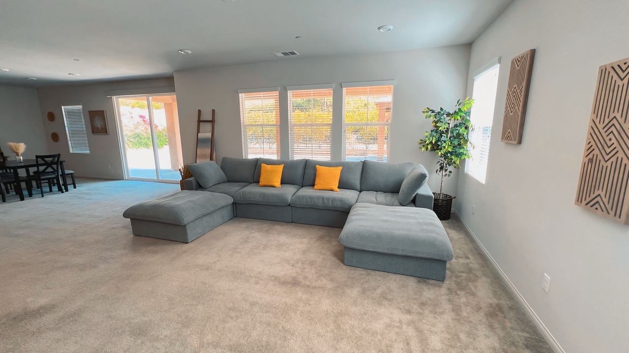 Photo of Livingroom in Simi Valley