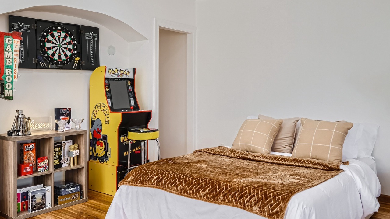 Photo of Bedroom in Adams Hill