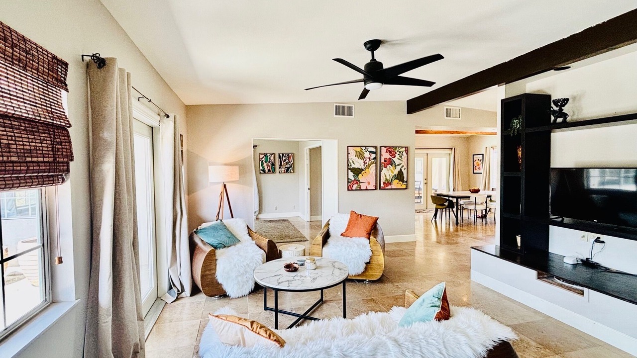 Photo of Livingroom in Palm Desert