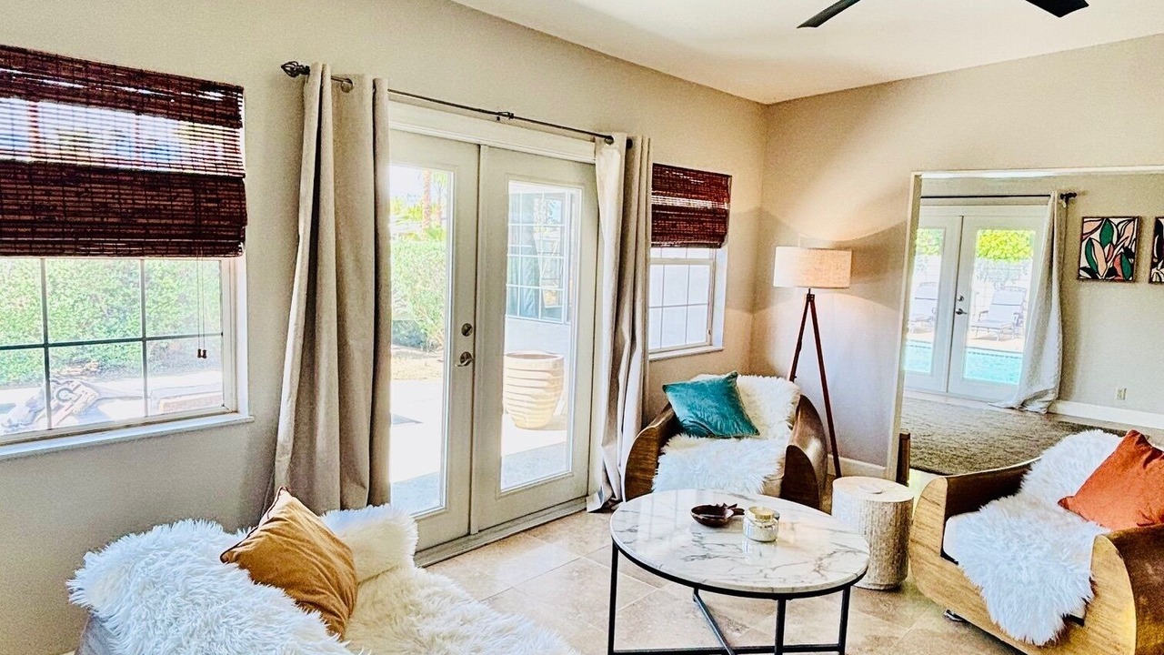 Photo of Livingroom in Palm Desert