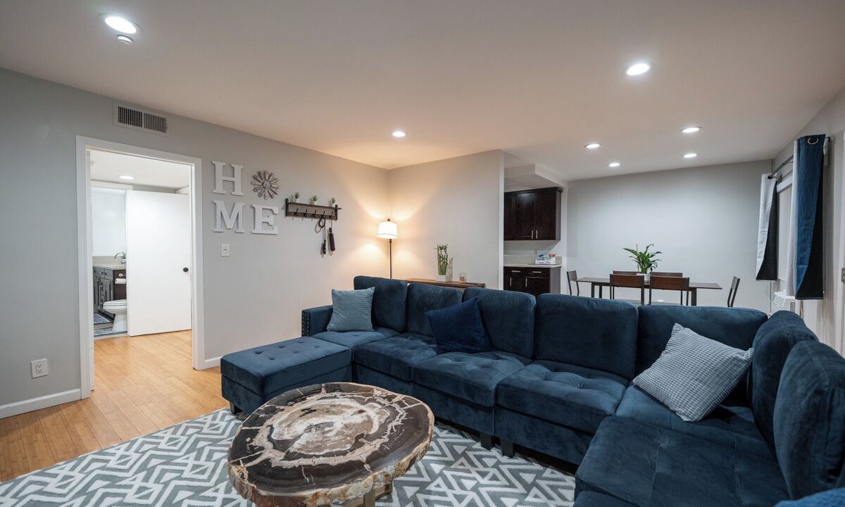 Photo of Livingroom in Studio City