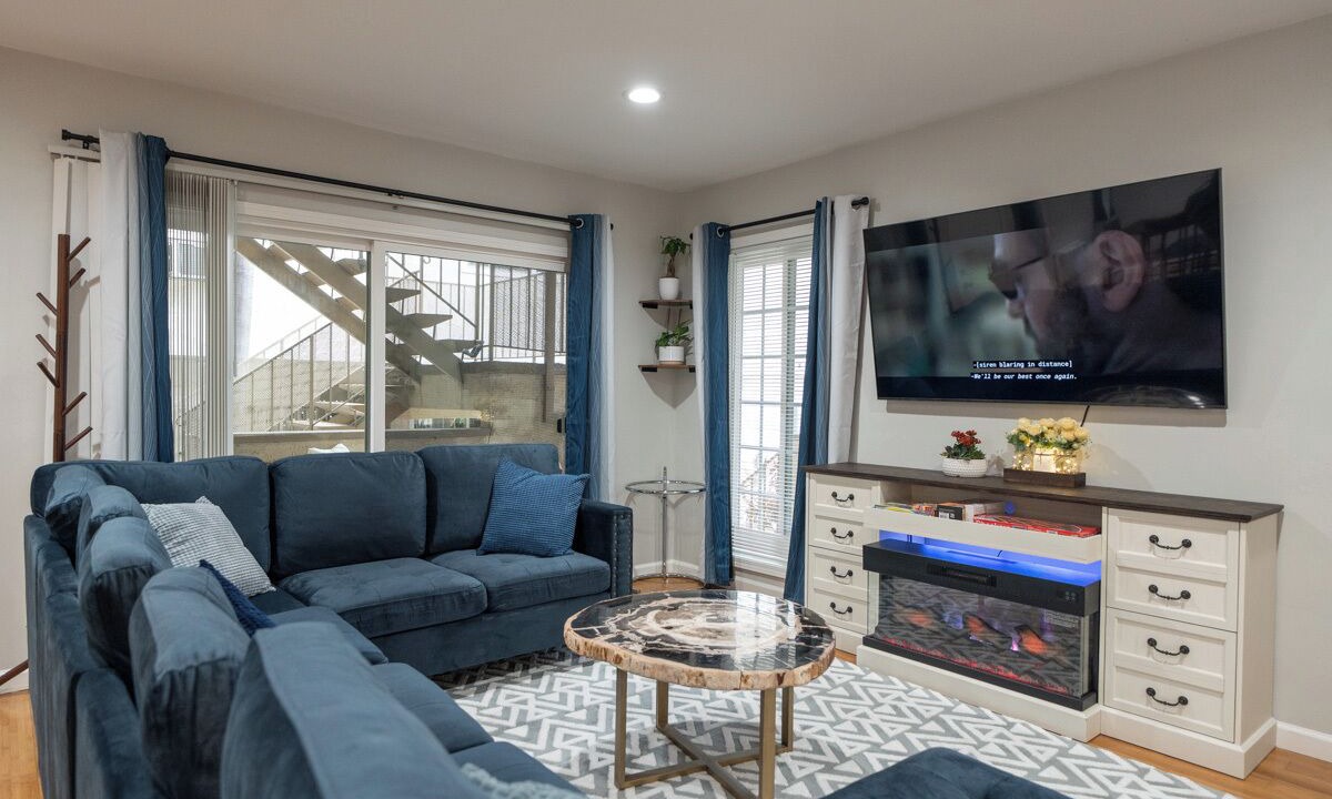 Photo of Livingroom in Studio City