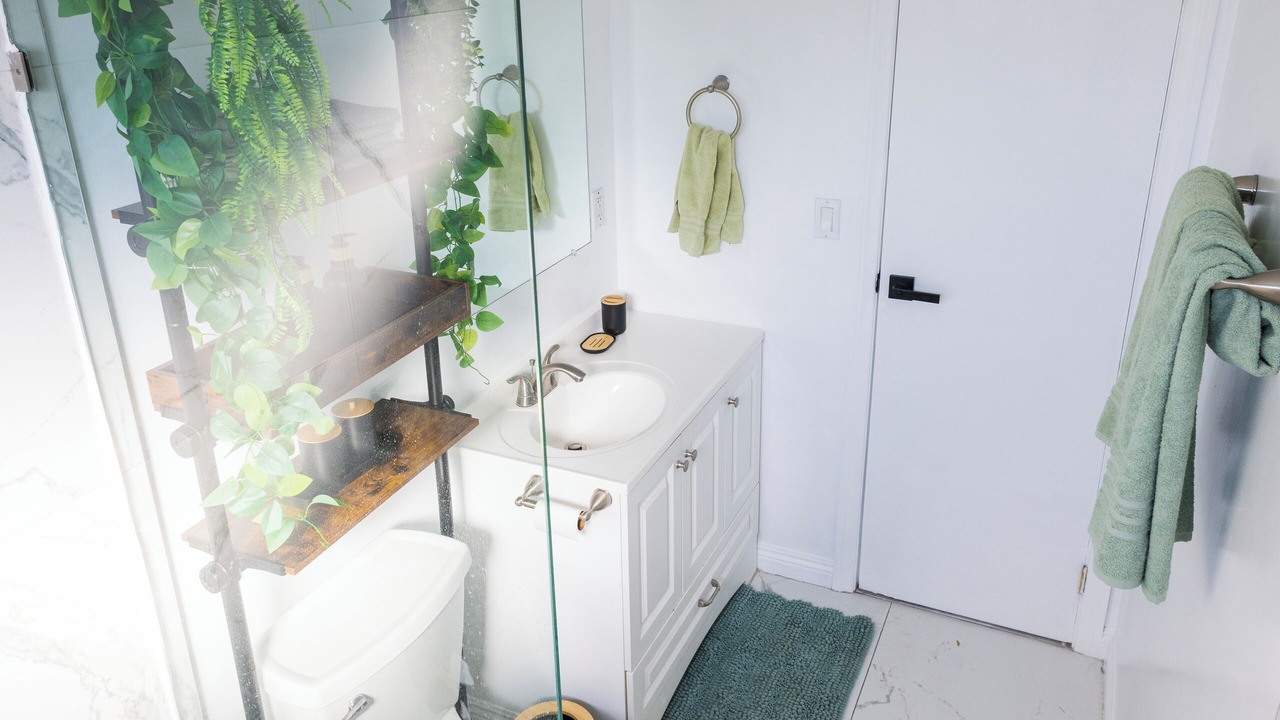 Photo of Bathroom in North Long Beach