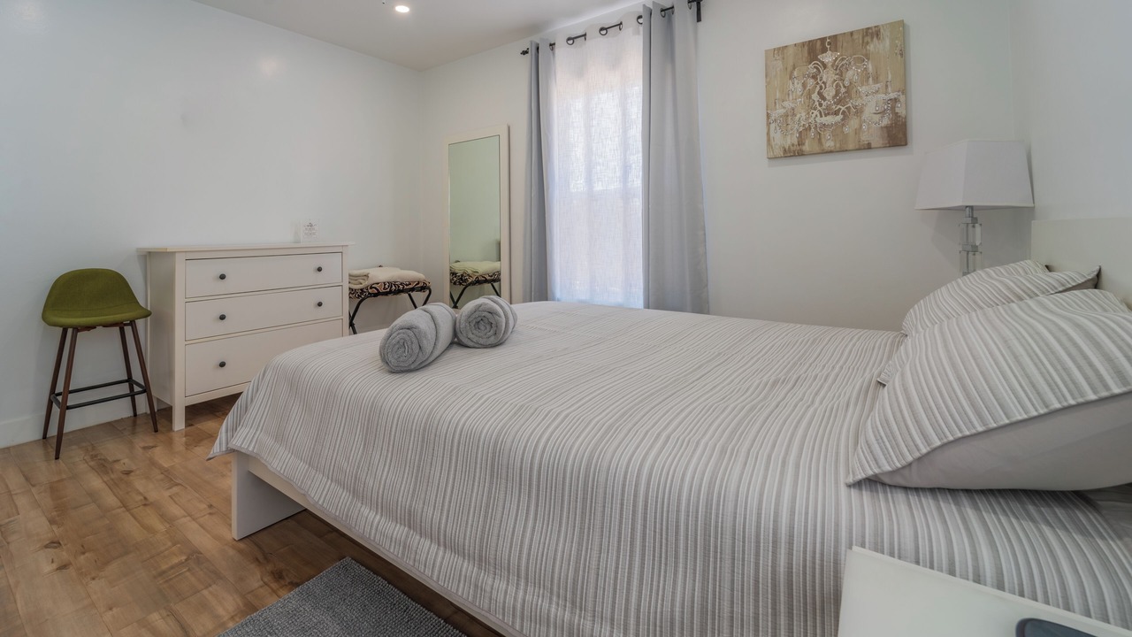 Photo of Bedroom in Compton