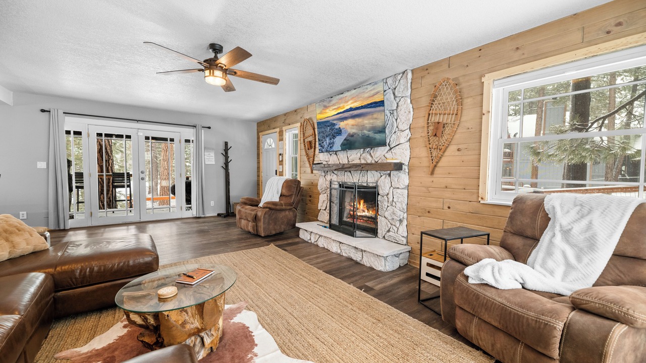 Photo of Livingroom in Eagle Mountain Estates