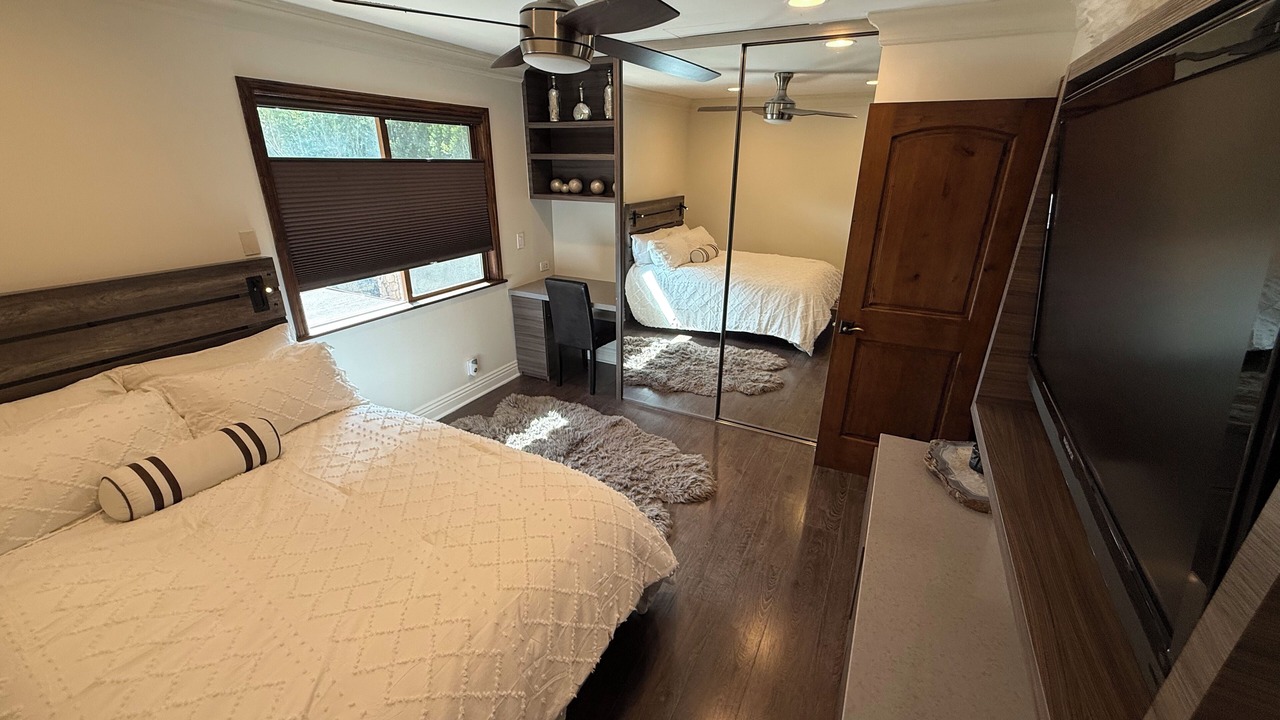 Photo of Bedroom in Calabasas