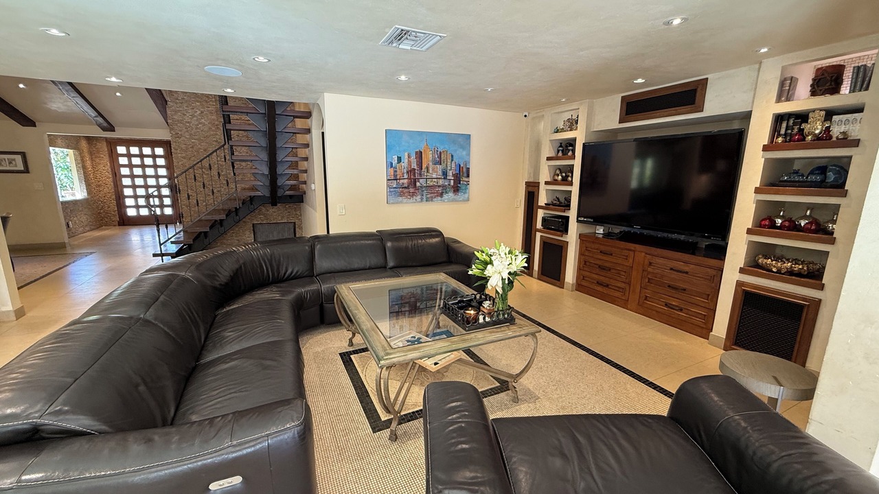 Photo of Livingroom in Calabasas